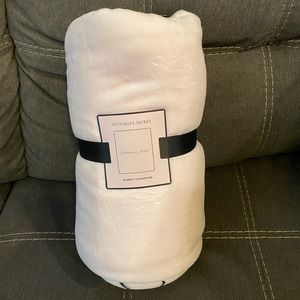 Victoria’s Secret plush blank - Cream and black